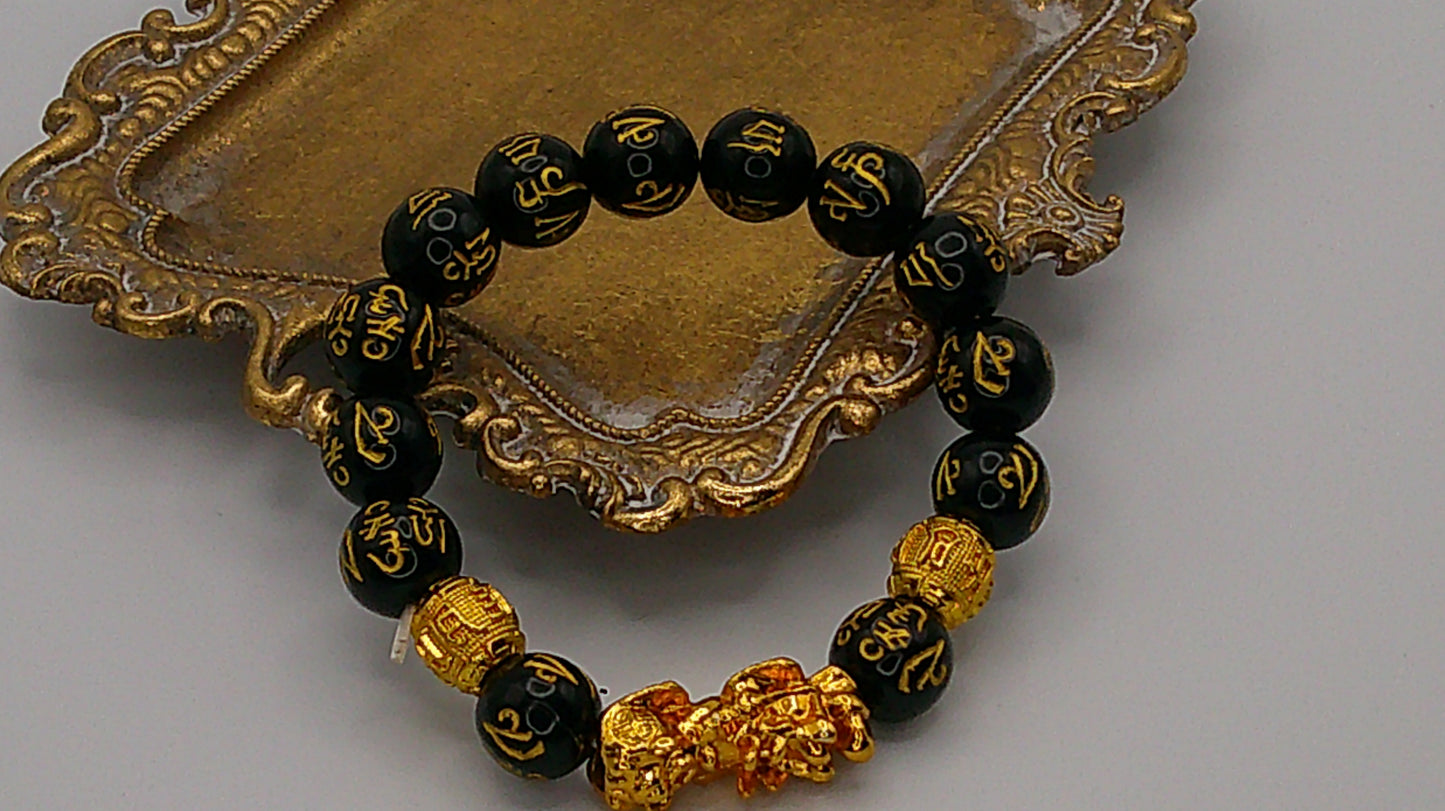 Obsidian Pi Xiu Wealth Bracelet – Golden Pi Xiu & Six-Word Mantra | Unisex